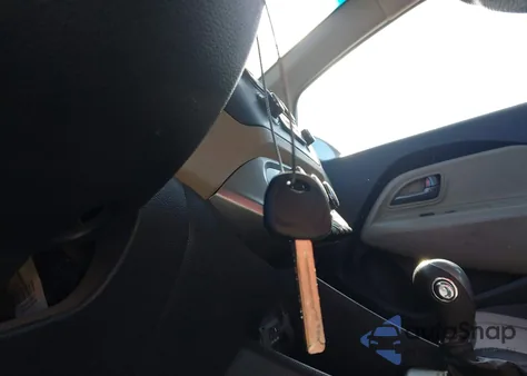 2013 Kia Rio Lx z USA, uszkodzony, nr VIN KNADM4A35D6158212